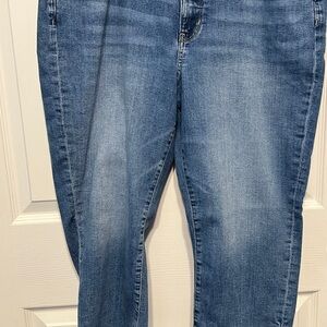 Stylish Blue Straight Leg Women's Jeans